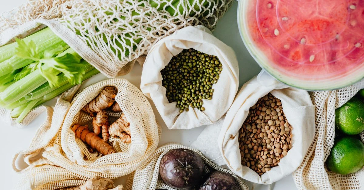 خمسة أطعمة تعزز صحة الأمعاء أكثر من الزبادي