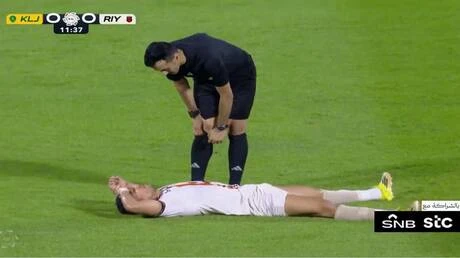إصابة محمود حسن 'تريزيغيه' يغيّب النجم المصري عن مواجهة الرياض والخليج