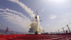 الجيش الأمريكي يُفاجئ الجميع بتدمير ناقلات نفط الحرس الثوري الإيراني