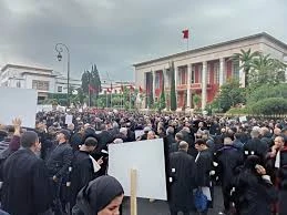 إضراب المحامين يُشعل غضب المغاربة.. ما حقيقة تعطل مصالح المواطنين؟