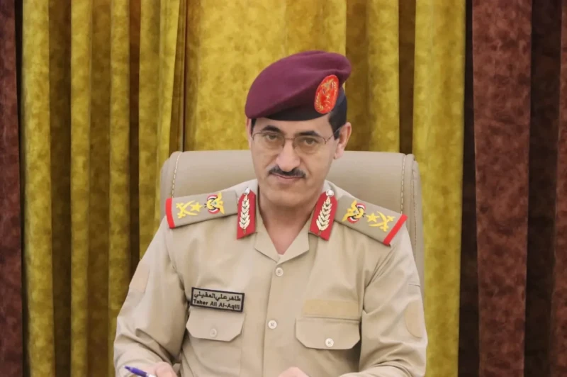 بعد استهداف موكبه بالضالع.. وزير الدفاع يصل عدن في تطورات أمنية متسارعة