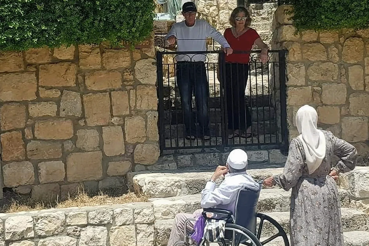 صحوة في داوننغ ستريت: كيف تهدد التطورات الاقتصادية والسياسية الجديدة المصالح الإسرائيلية؟