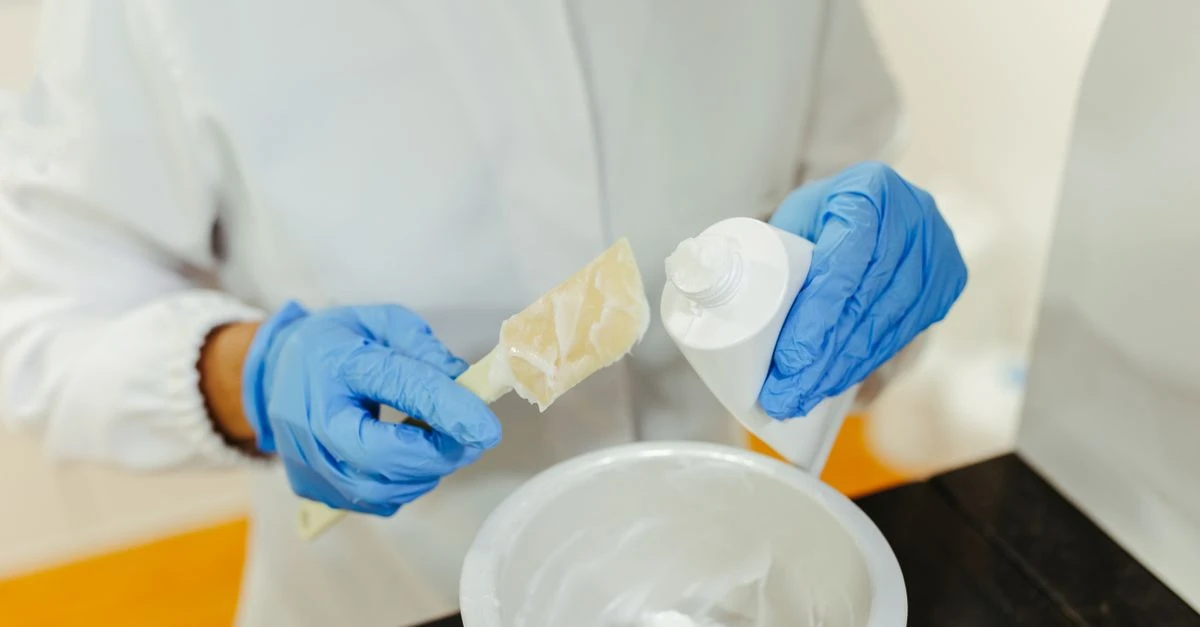 3 مليارات دولار في خطر: كيف تُواجه سوق مستحضرات التجميل أزمة التركيبات الخطيرة؟