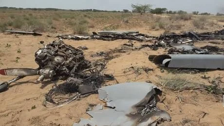 الحوثيون يكشفون صور حطام طائرة كاريال السعودية في حجة لأول مرة