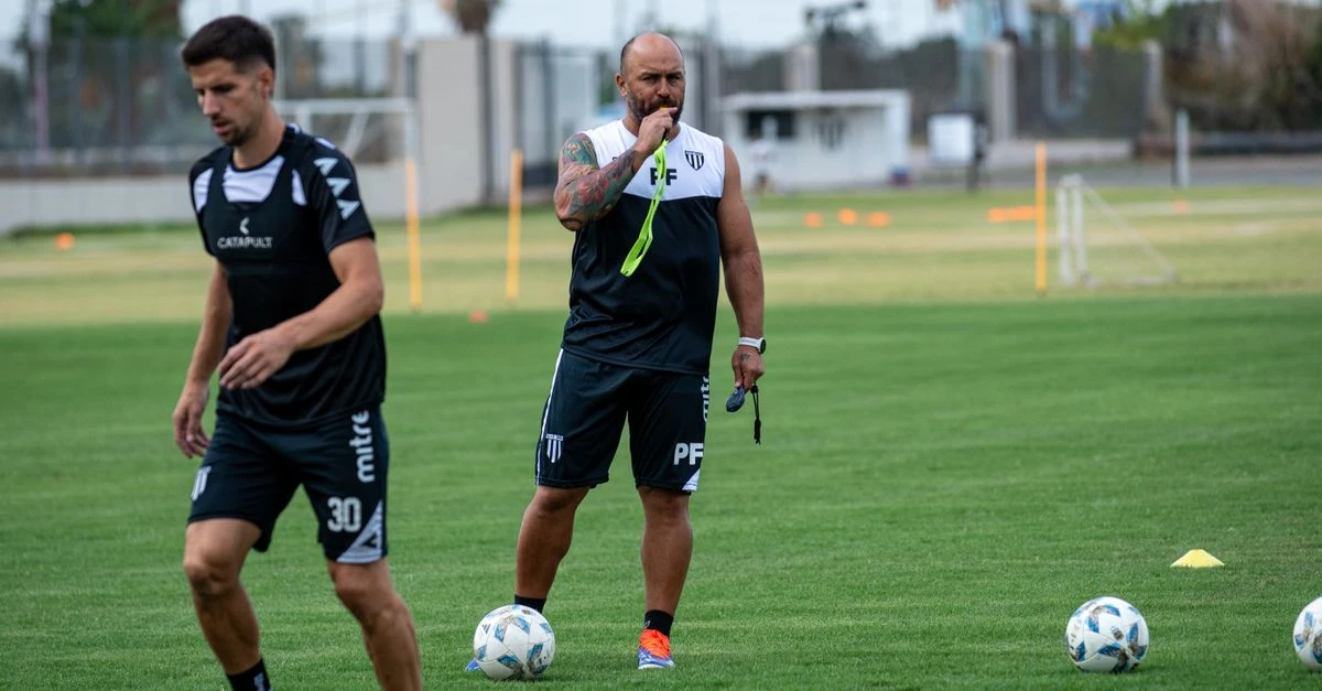 بعد تعثر مفاوضات الزمالك.. رازوفيتش يقترب من العودة لقيادة نادي أبها السعودي