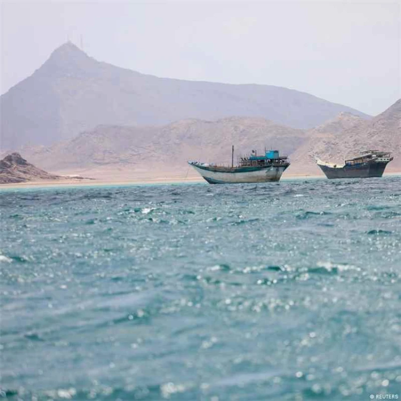 باب المندب يفلت من قبضة الحوثيين.. تطور مفاجئ يكشف تراجعهم
