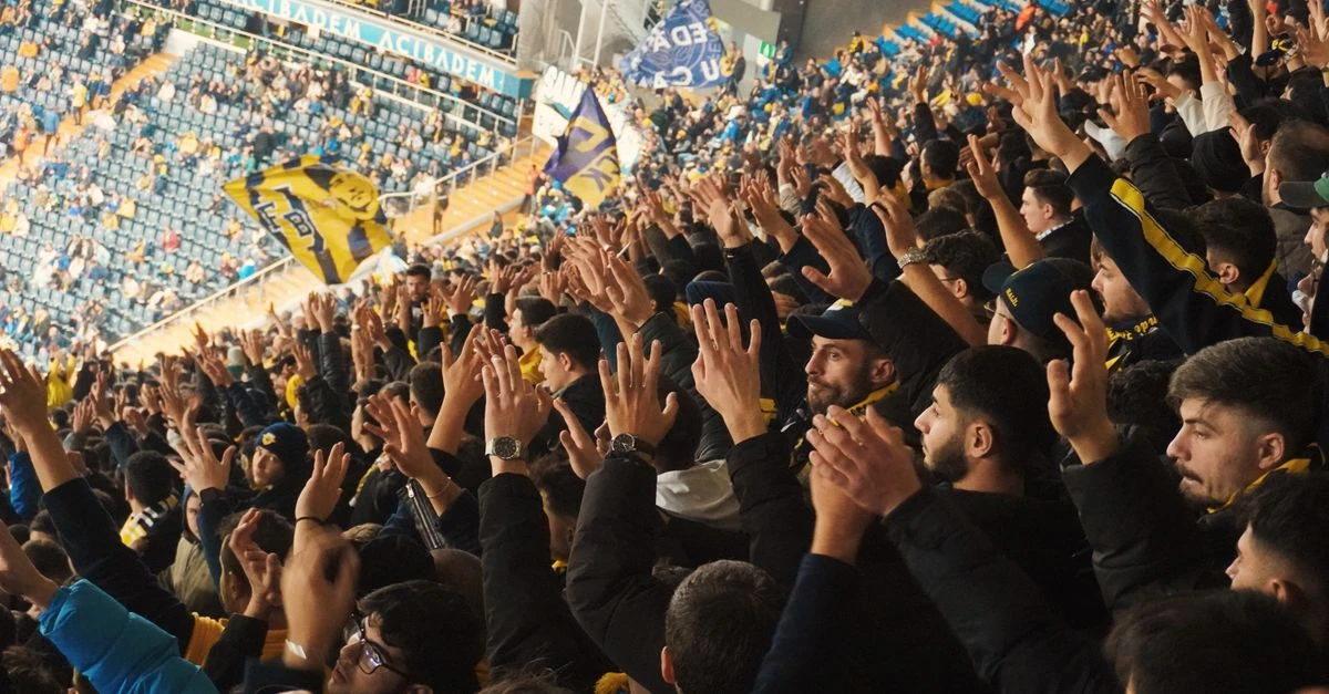 غضب عارم يضرب مانشستر يونايتد.. احتجاجات جماهيرية تسبق الديربي والسبب تذاكر بالمئات