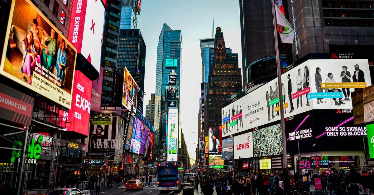 سوق أبوظبي وDFNS يعلنان شراكة رقمية تُعيد تعريف الأصول