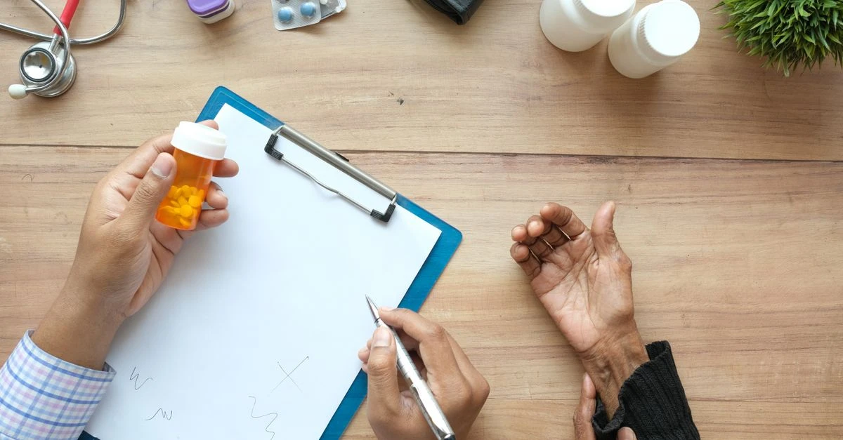 هيئة الدواء تحذر: 5 علامات مبكرة لـ«ألزهايمر» تسبق النسيان